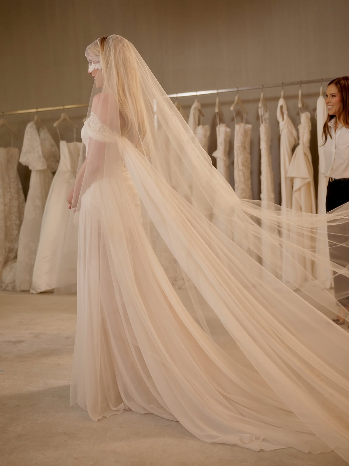 Emma Roberts zeigt neue Fotos von ihrer Hochzeit