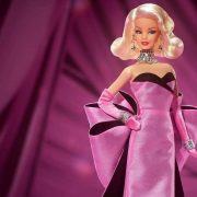 Glenn Close schl&uuml;pft nach 30 Jahren erneut in ihren ikonischen Cruella-Look