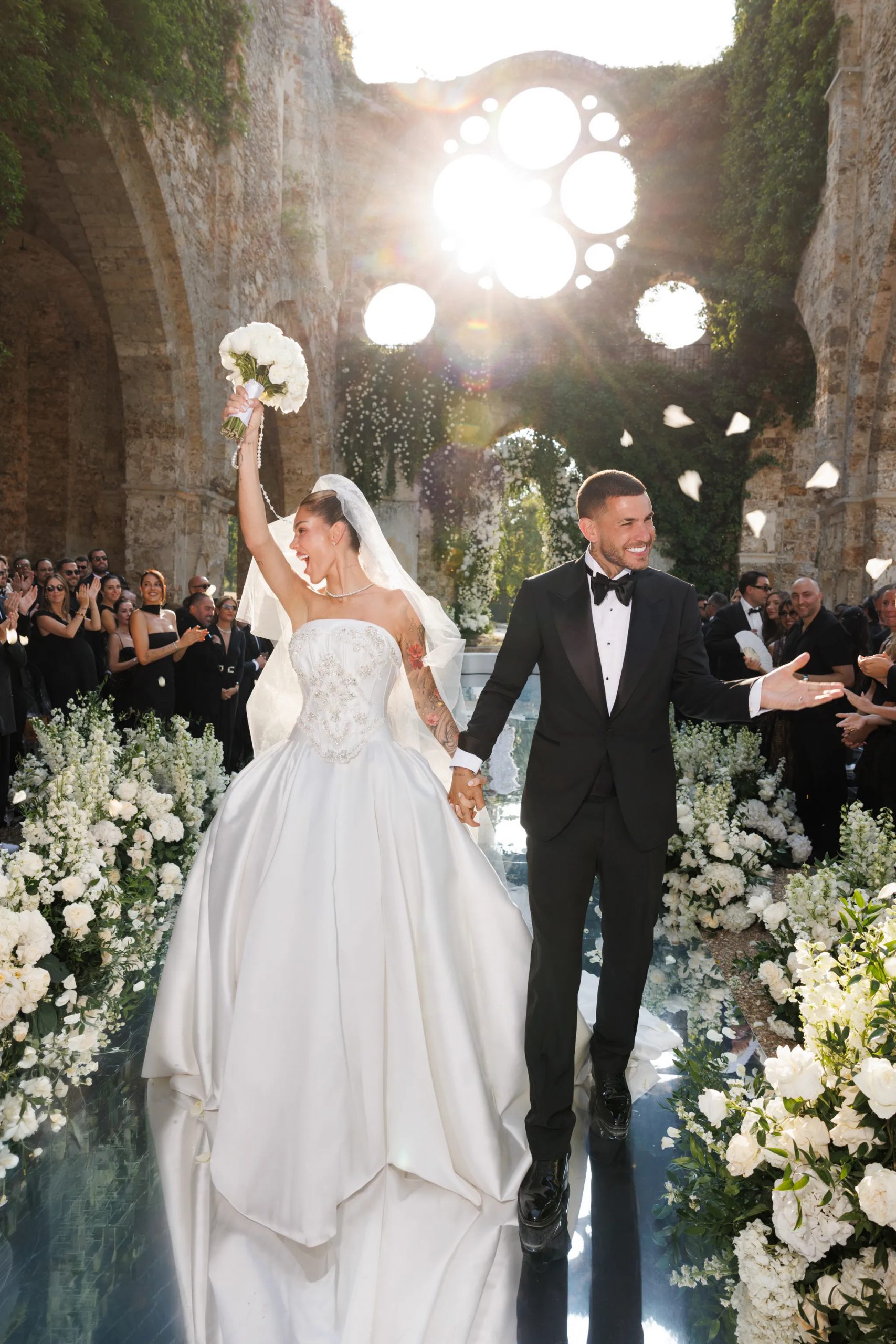 Fußballstar Lucas Hernández hat geheiratet: die schönsten Aufnahmen der prachtvollen Hochzeit