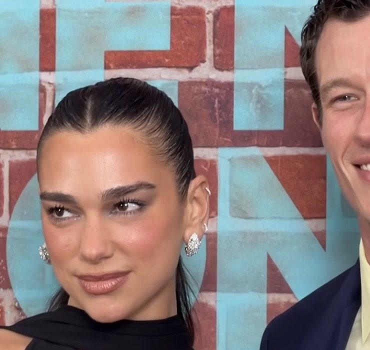 Dua Lipa und Callum Turner feiern ihr Deb&uuml;t auf dem roten Teppich als Ehepaar