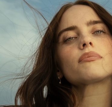 Billie Eilish deb&uuml;tiert auf der gro&szlig;en Leinwand: Erste Bilder vom Filmset ver&ouml;ffentlicht