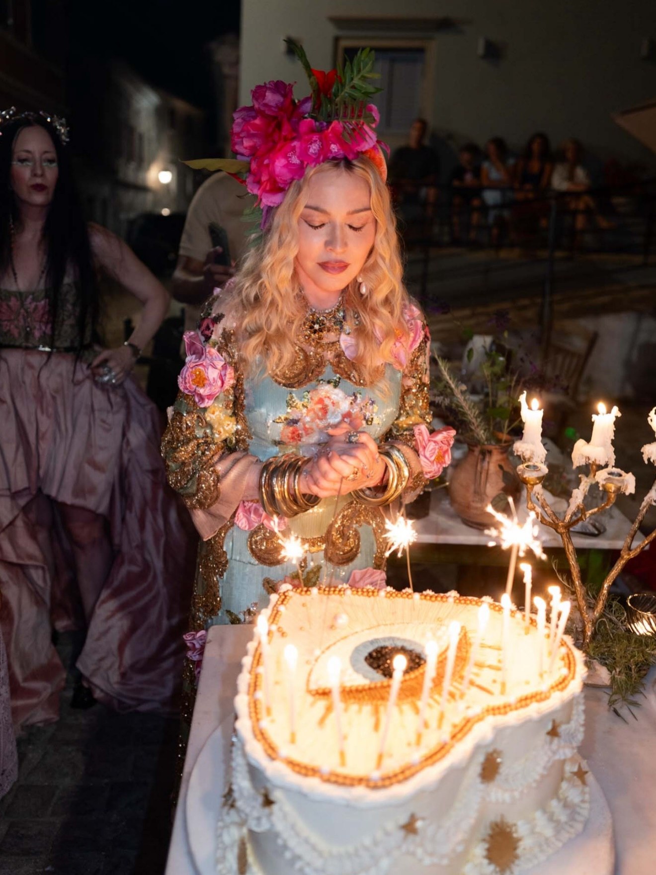 So feierte Madonna ihren 68. Geburtstag in Griechenland
