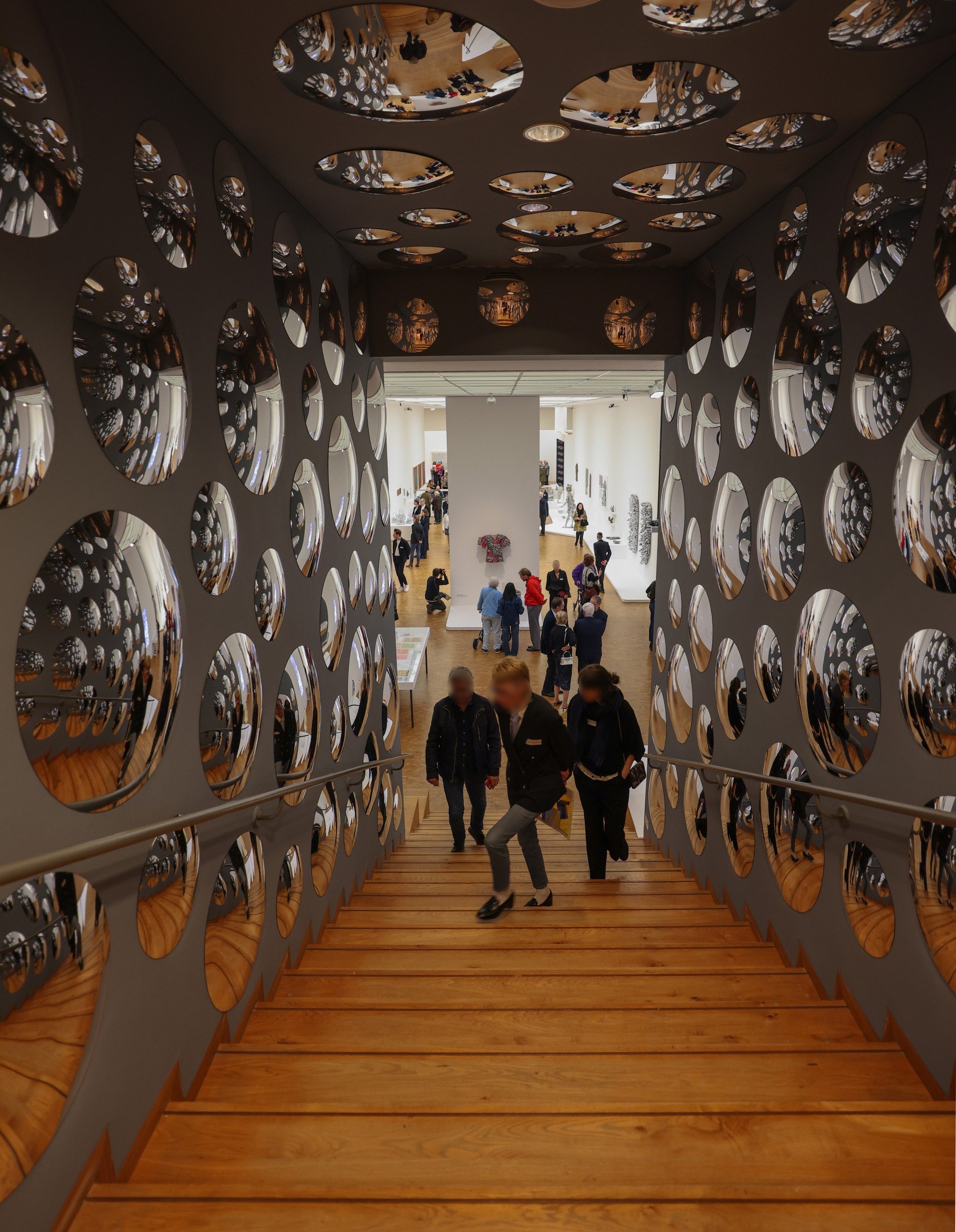 Yayoi Kusama ist tot &mdash; die legend&auml;re japanische K&uuml;nstlerin und &laquo;K&ouml;nigin der Punkte&raquo;