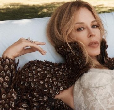 «Niemand strahlt die ganze Zeit»: Kylie Minogue über Ruhm, Musik und die Rückkehr nach Hause