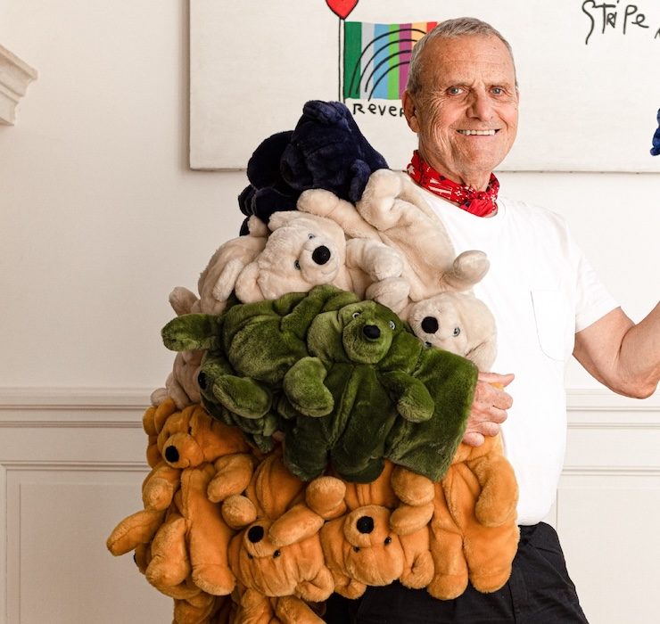 Barbie und Ken tragen den legend&auml;ren Teddy-Mantel von Jean-Charles de Castelbajac