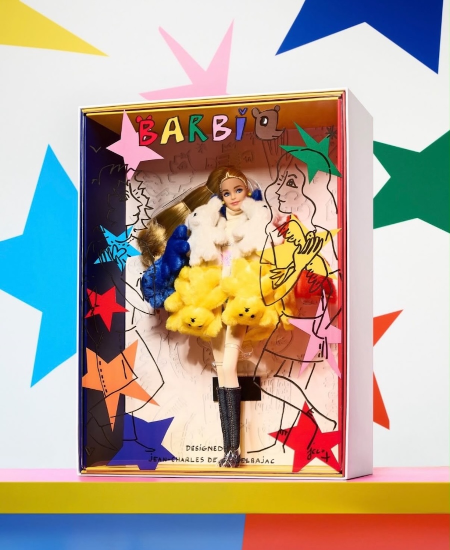 Barbie und Ken tragen den legendären Teddy-Mantel von Jean-Charles de Castelbajac