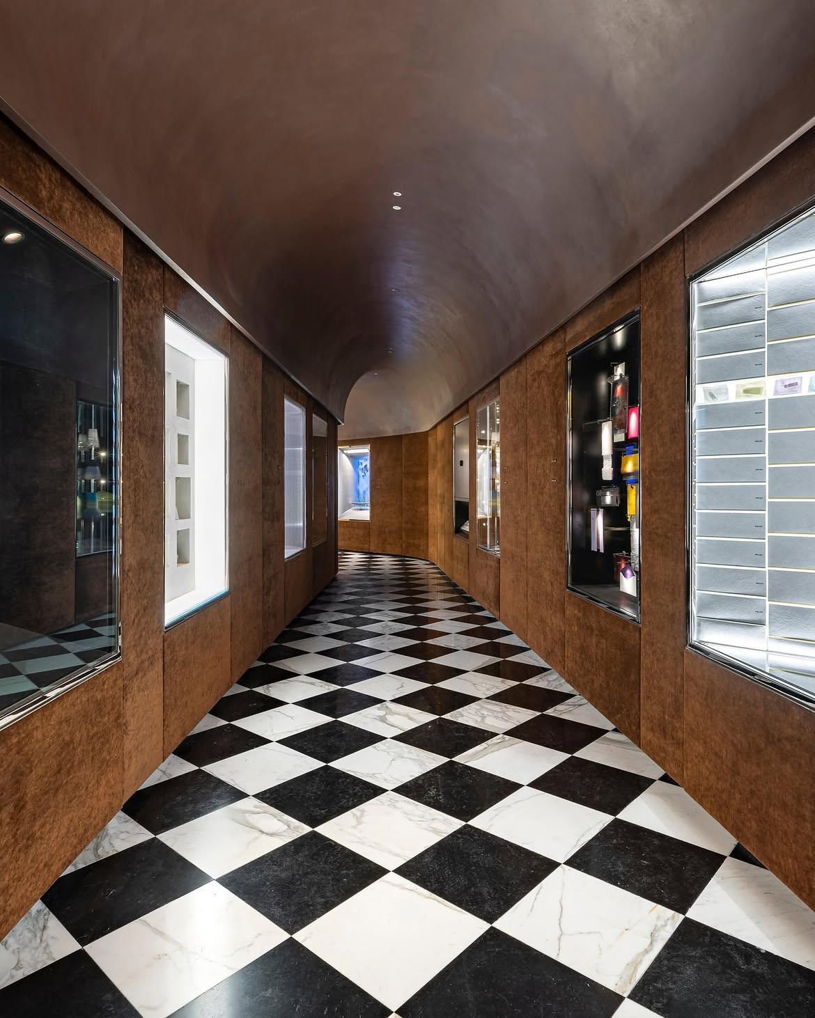 Die achtstöckige Prada Galleria in Mailand: Ein Blick in den neuen Raum der Marke