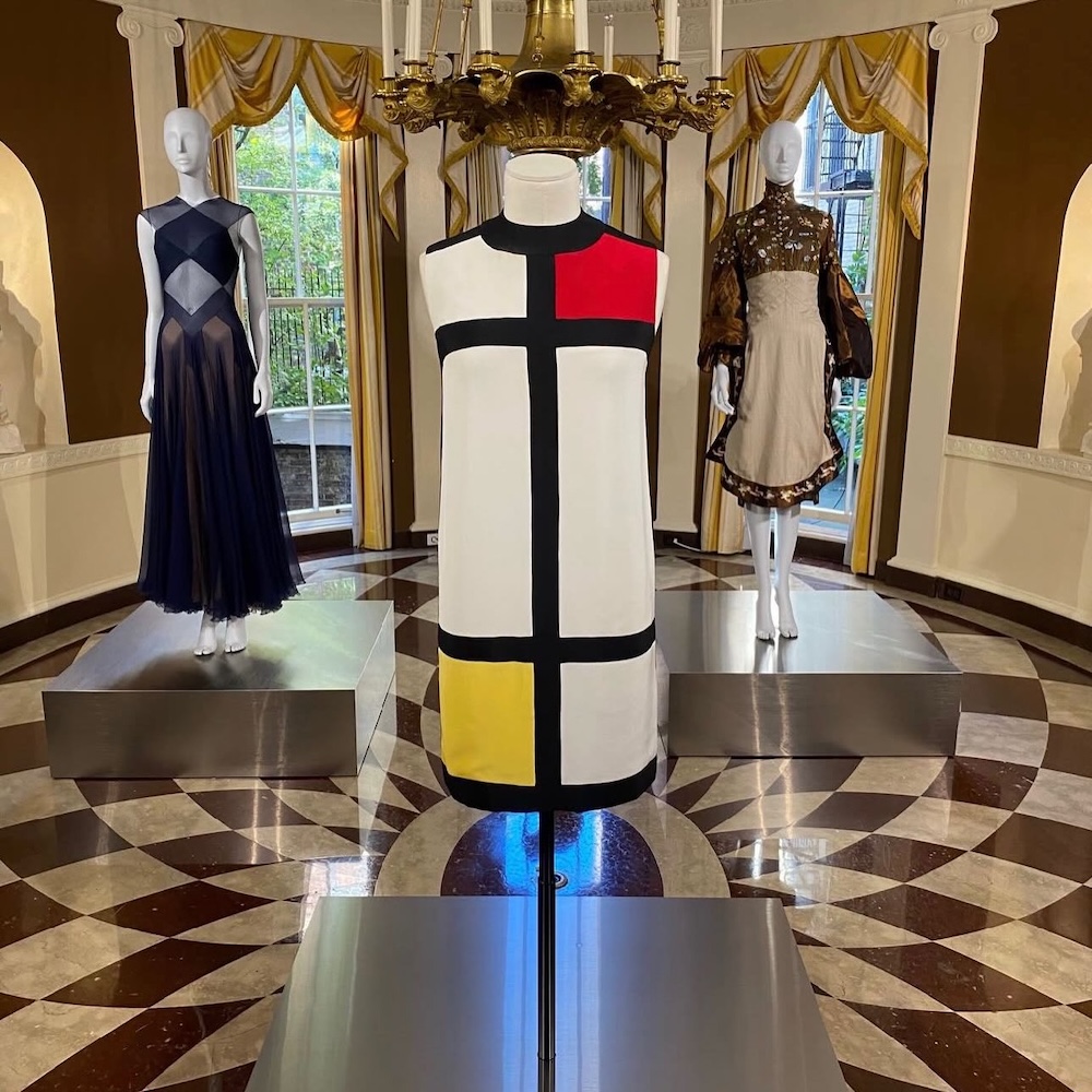 Zahl des Tages: Naomi Campbells Alexander-McQueen-Look für 1,3 Millionen Dollar versteigert