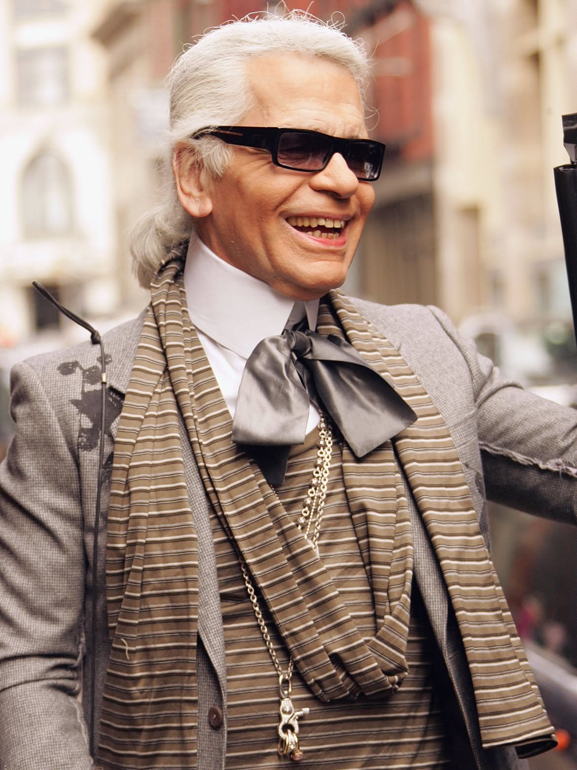 Wie Karl Lagerfeld den Kult um sein eigenes Image schuf