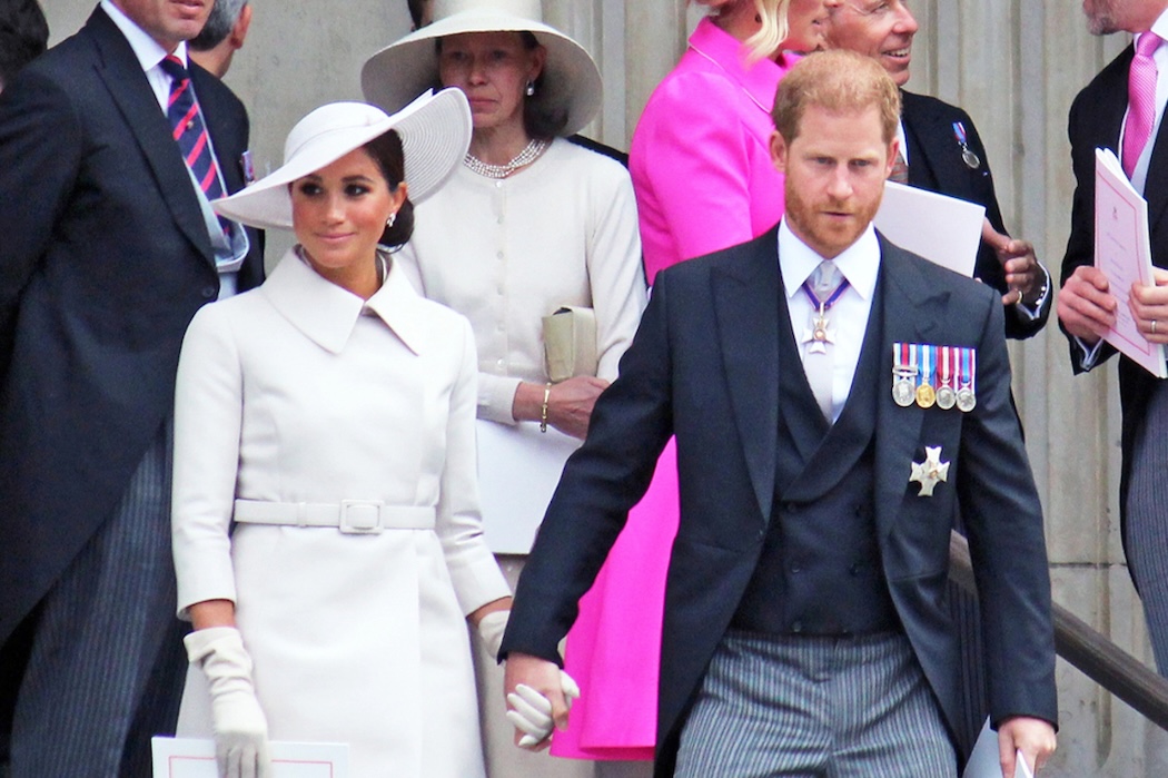 Charles III verbietet, Harry und Meghan als Mitglieder des Königshauses zu bezeichnen