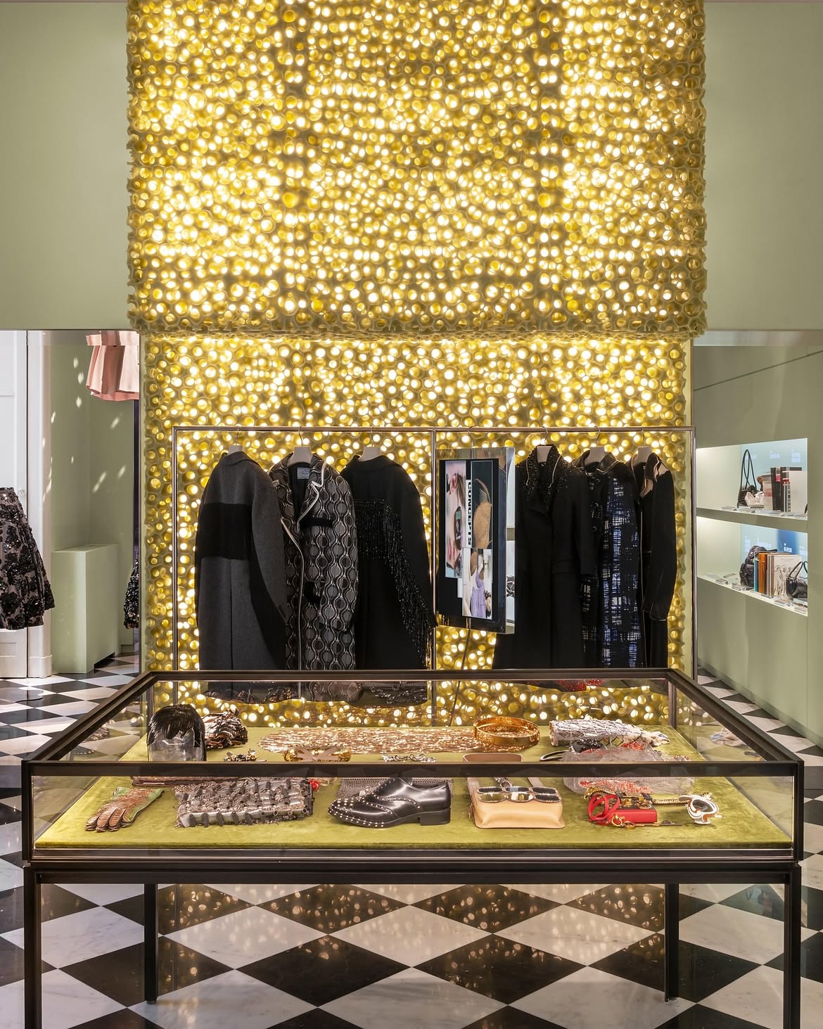 Die achtstöckige Prada Galleria in Mailand: Ein Blick in den neuen Raum der Marke