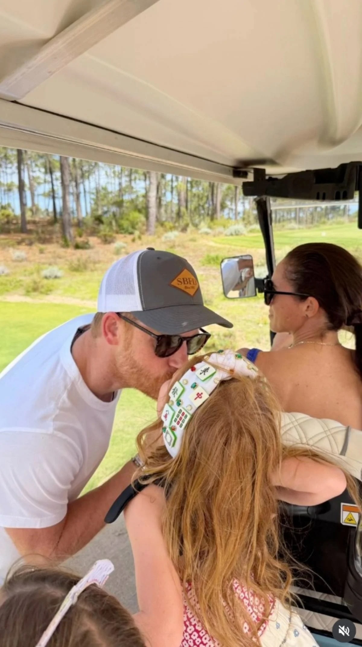 Prinz Harry wird 42! Meghan Markle zeigt seltene Familienaufnahmen