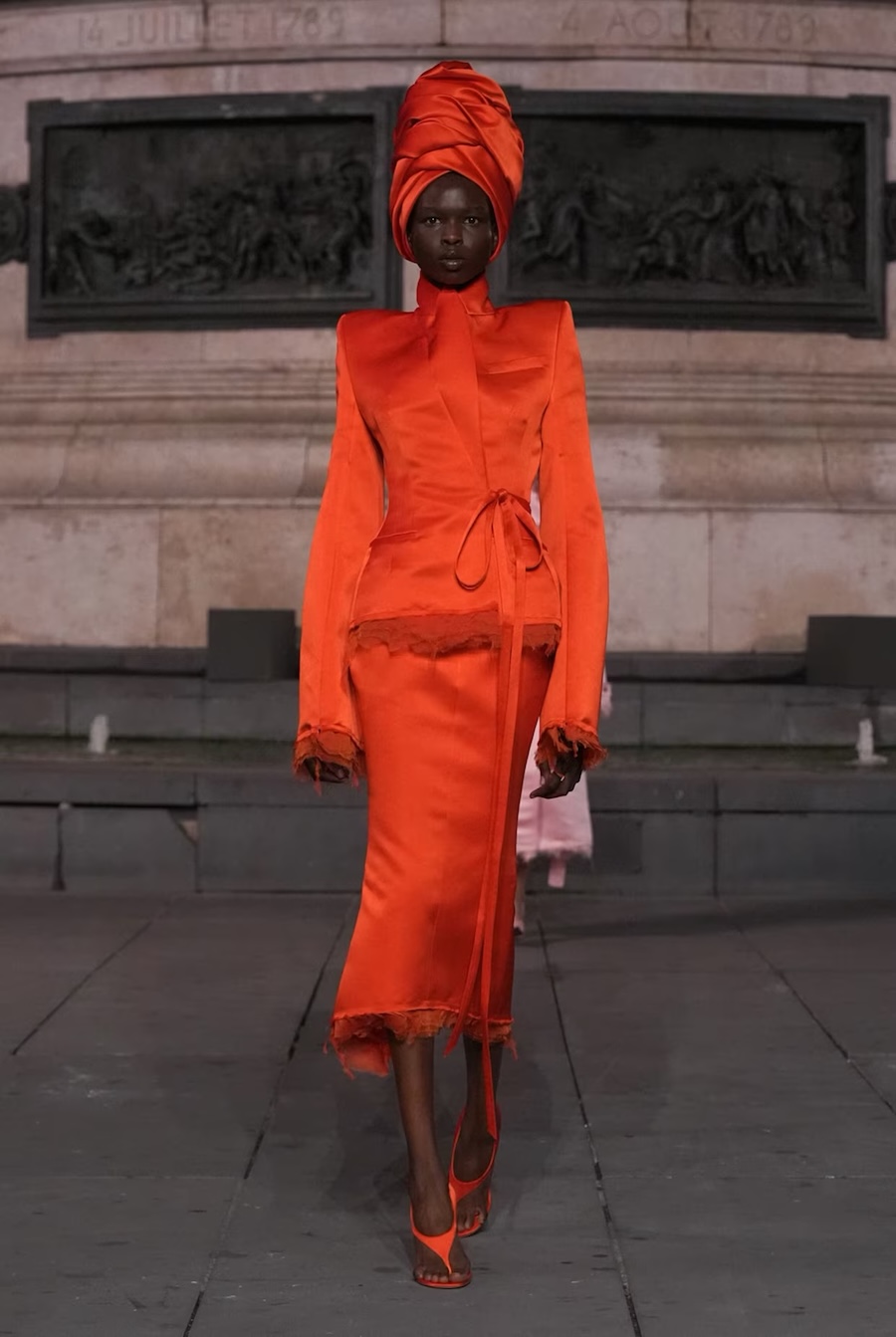 Schwangere Models und unheimliche Looks: Matières Fécales sorgt mit provokanter Show in Paris für Aufsehen
