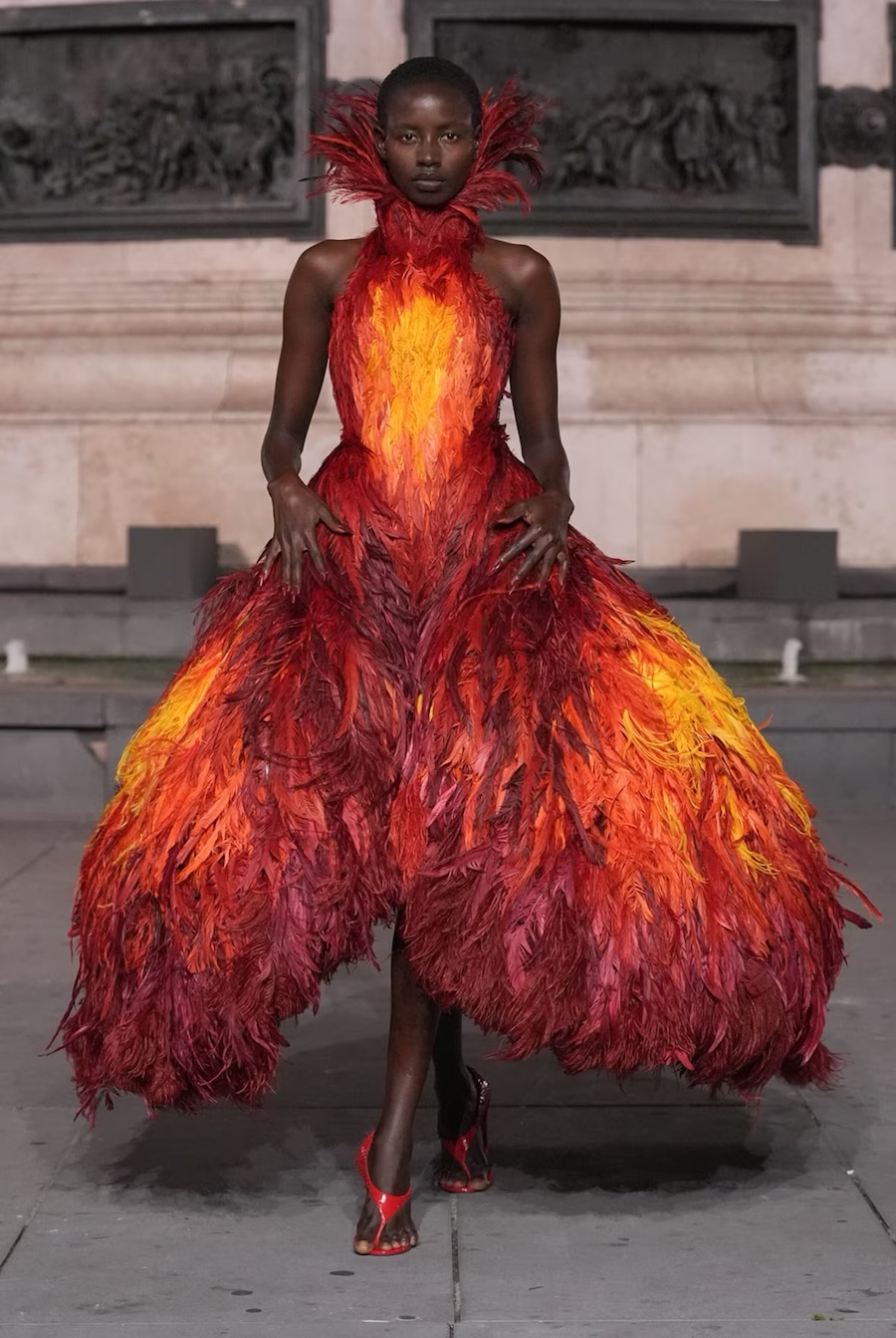 Schwangere Models und unheimliche Looks: Matières Fécales sorgt mit provokanter Show in Paris für Aufsehen