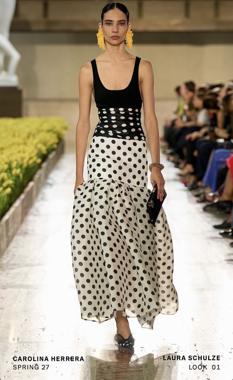 Zwischen 20.000 Tulpen: Carolina Herrera präsentiert Jubiläumskollektion in New York
