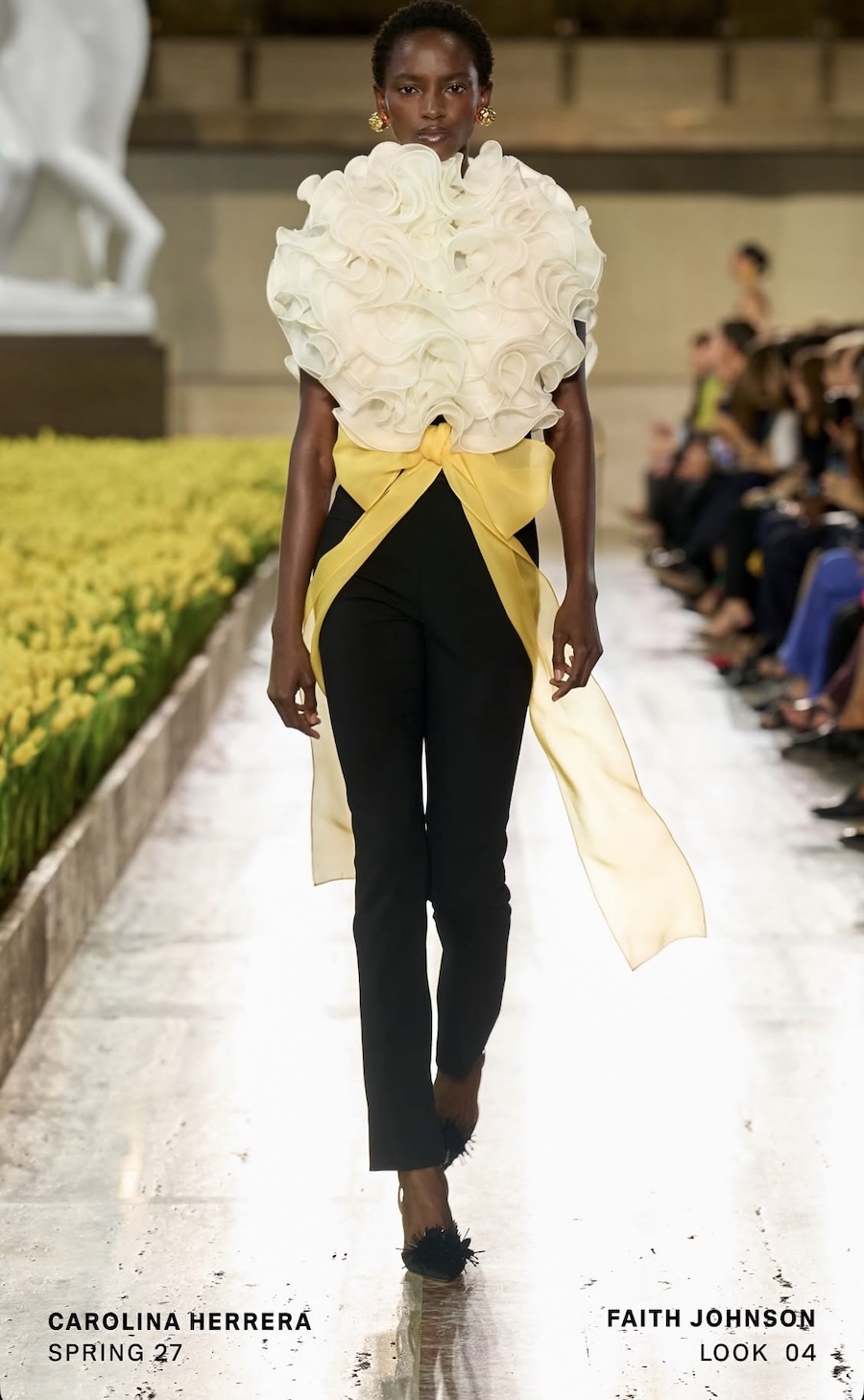 Zwischen 20.000 Tulpen: Carolina Herrera präsentiert Jubiläumskollektion in New York