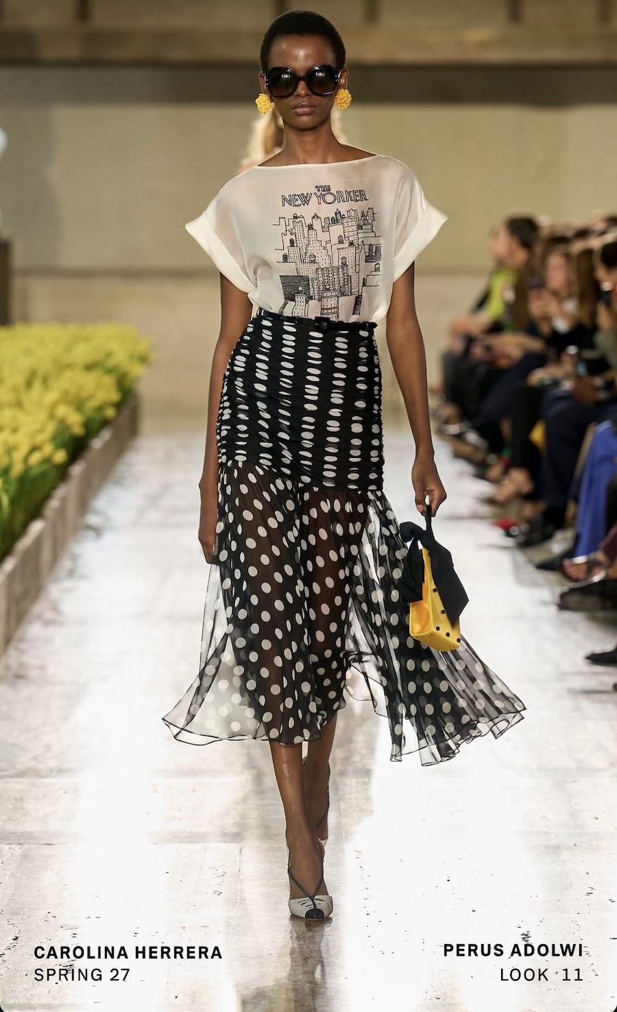 Zwischen 20.000 Tulpen: Carolina Herrera präsentiert Jubiläumskollektion in New York