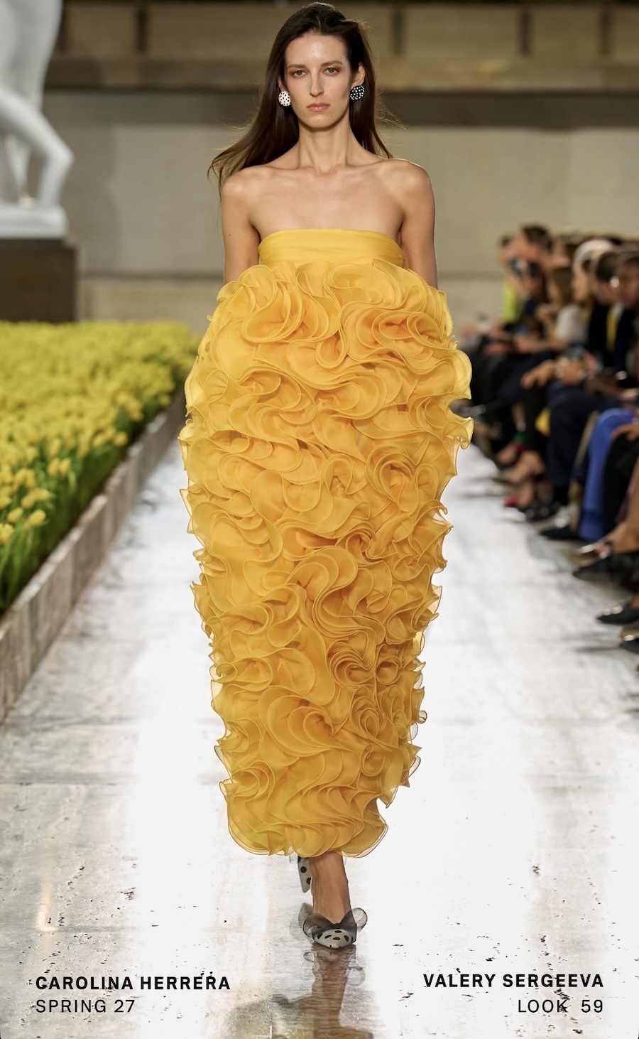 Zwischen 20.000 Tulpen: Carolina Herrera präsentiert Jubiläumskollektion in New York