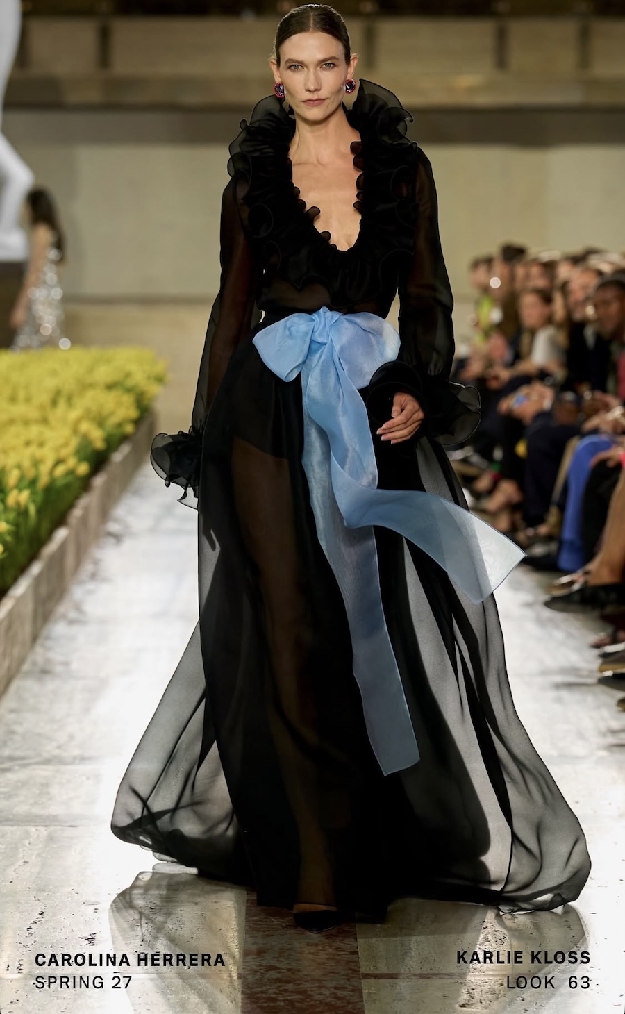 Zwischen 20.000 Tulpen: Carolina Herrera präsentiert Jubiläumskollektion in New York