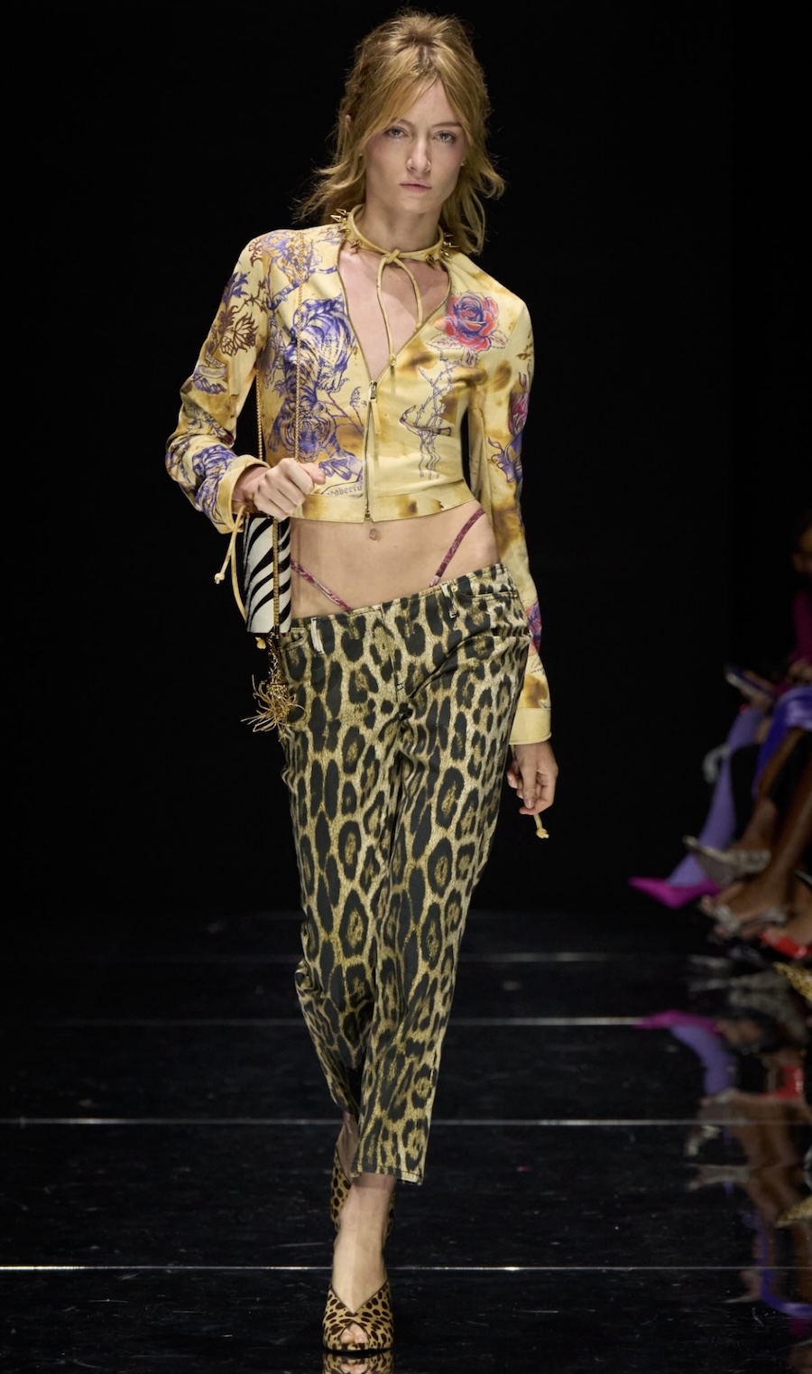 Leopardenmuster, Strass und Federn: Roberto Cavalli zeigt, was wir in der nächsten Saison tragen werden