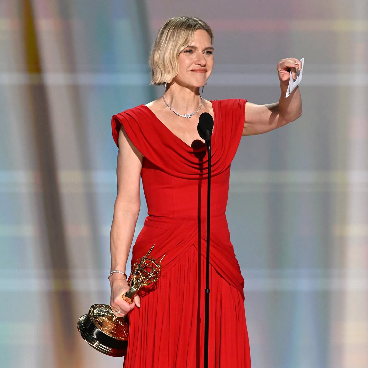 «Emmy Awards» — 2026: Gewinner und die interessantesten Looks der Stars