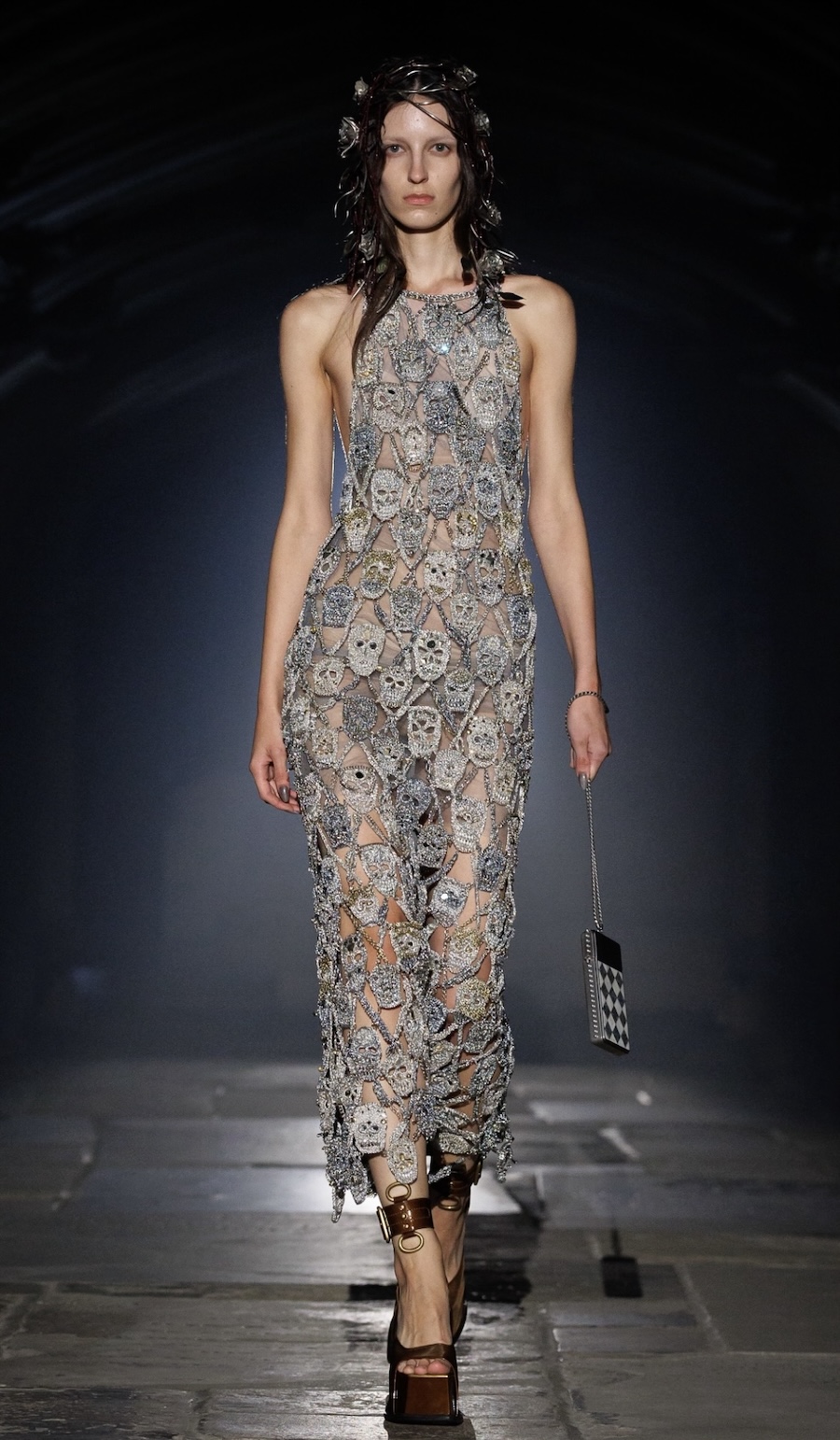 Engel und Gothic-Motive: McQueen zeigt die dunkle Seite der Mode