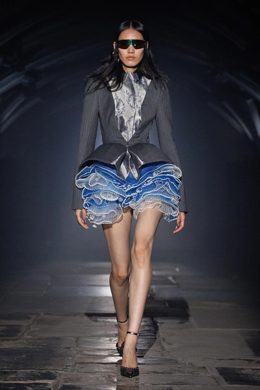 Engel und Gothic-Motive: McQueen zeigt die dunkle Seite der Mode