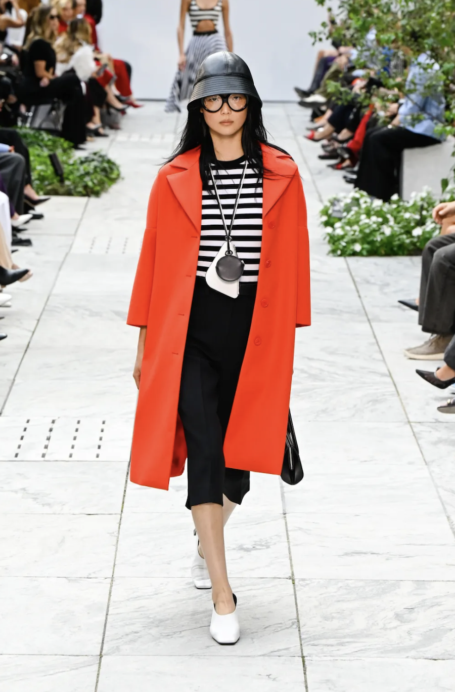 Michael Kors pr&auml;sentiert eine neue Interpretation des Streifenmusters bei der New York Fashion Week