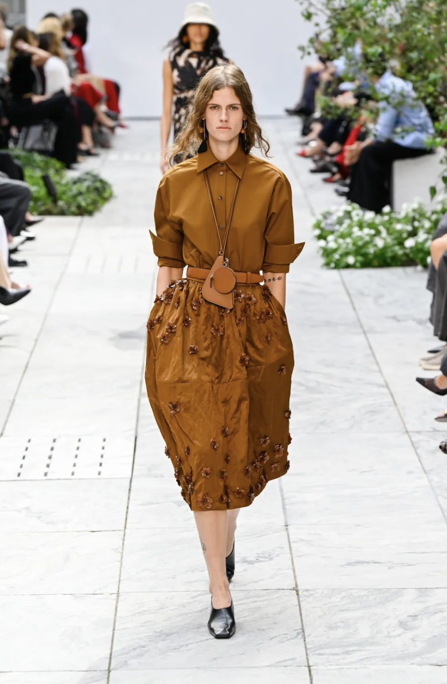 Michael Kors pr&auml;sentiert eine neue Interpretation des Streifenmusters bei der New York Fashion Week