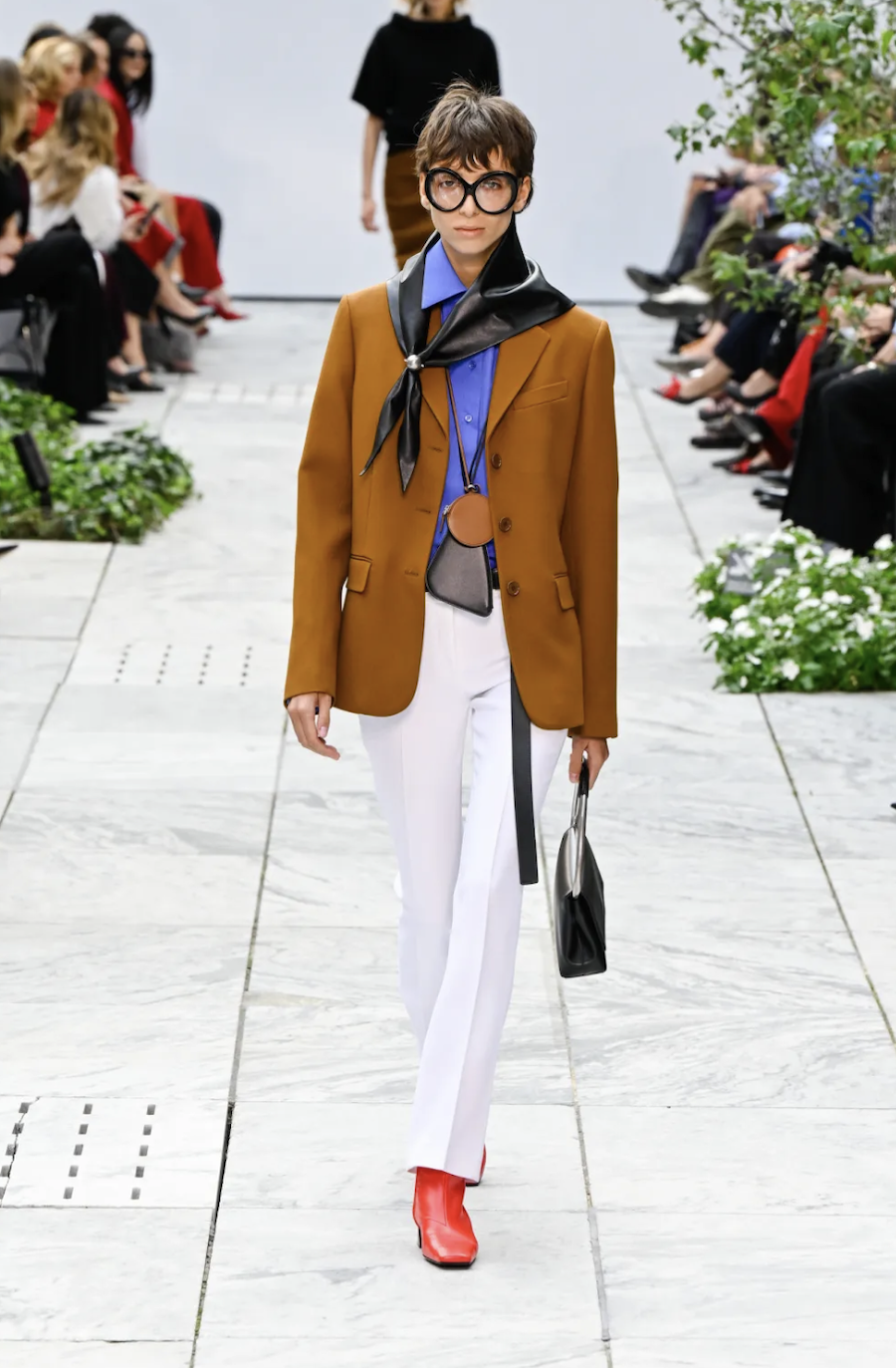 Michael Kors pr&auml;sentiert eine neue Interpretation des Streifenmusters bei der New York Fashion Week