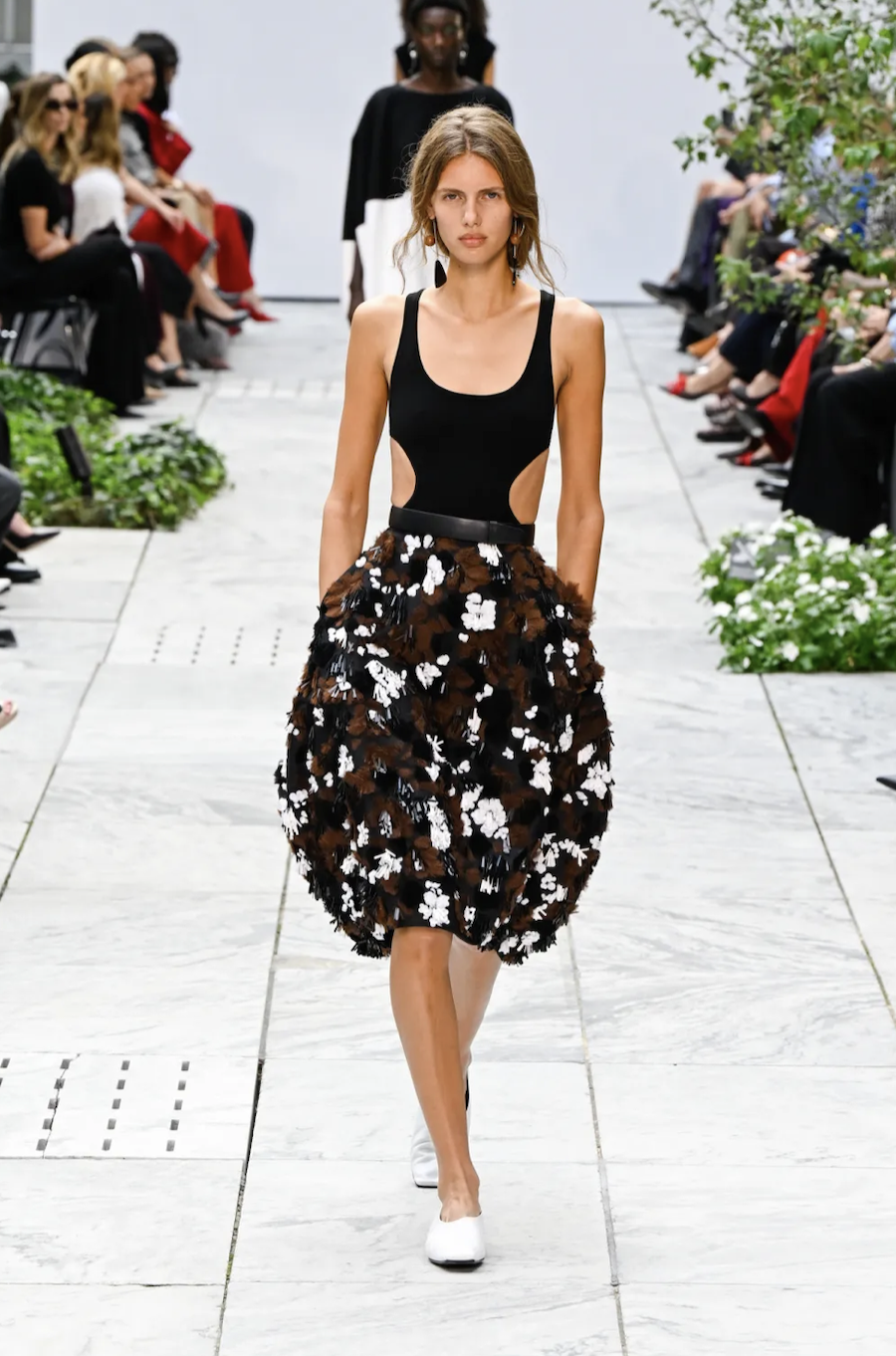 Michael Kors pr&auml;sentiert eine neue Interpretation des Streifenmusters bei der New York Fashion Week