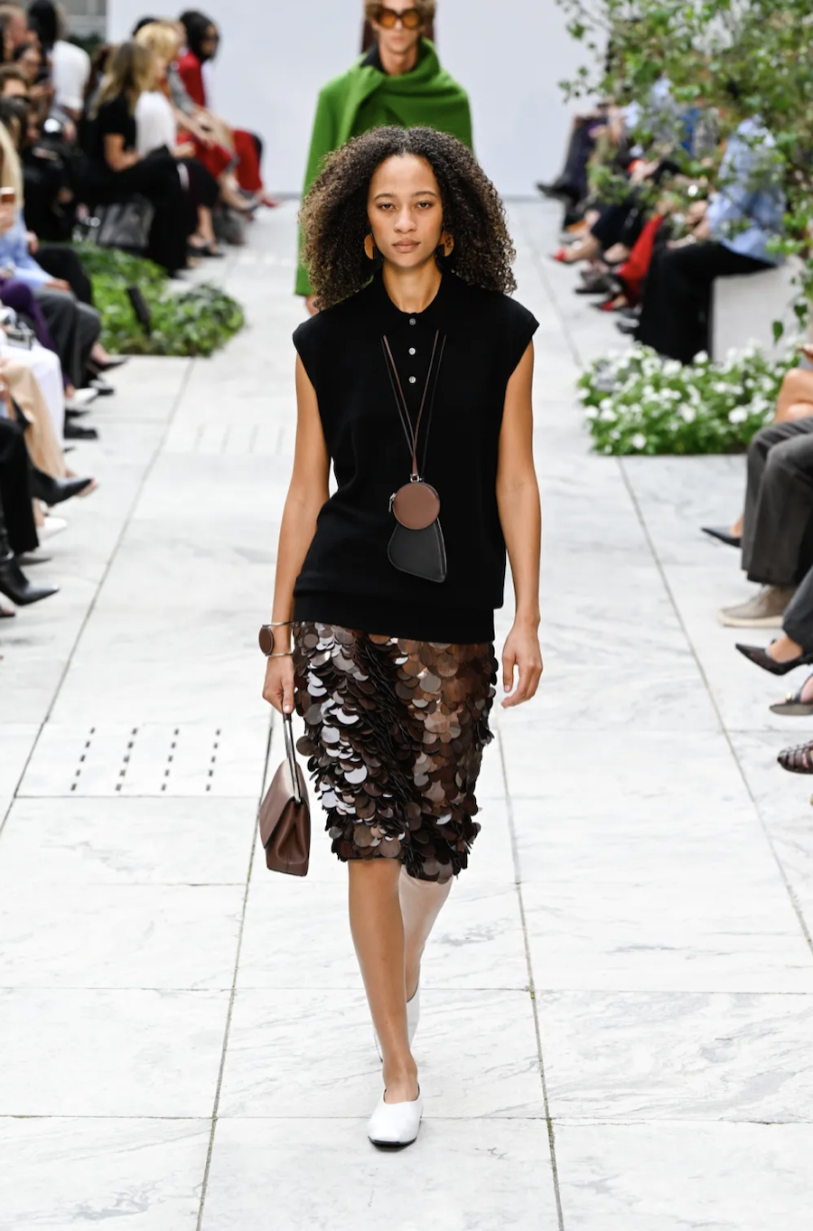 Michael Kors pr&auml;sentiert eine neue Interpretation des Streifenmusters bei der New York Fashion Week