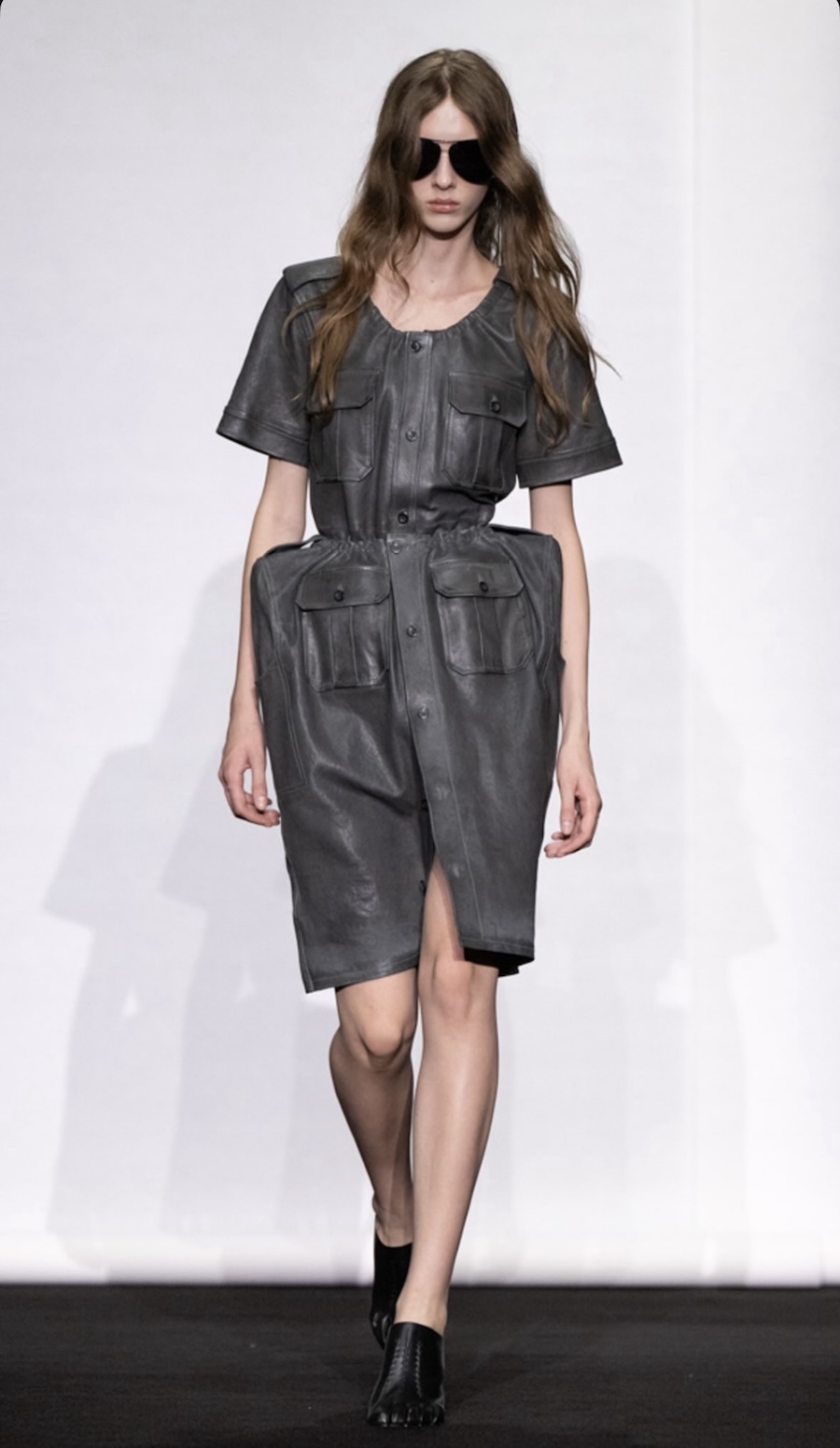 MM6 Maison Margiela zeigt, wie man vertraute Kleidung neu trägt