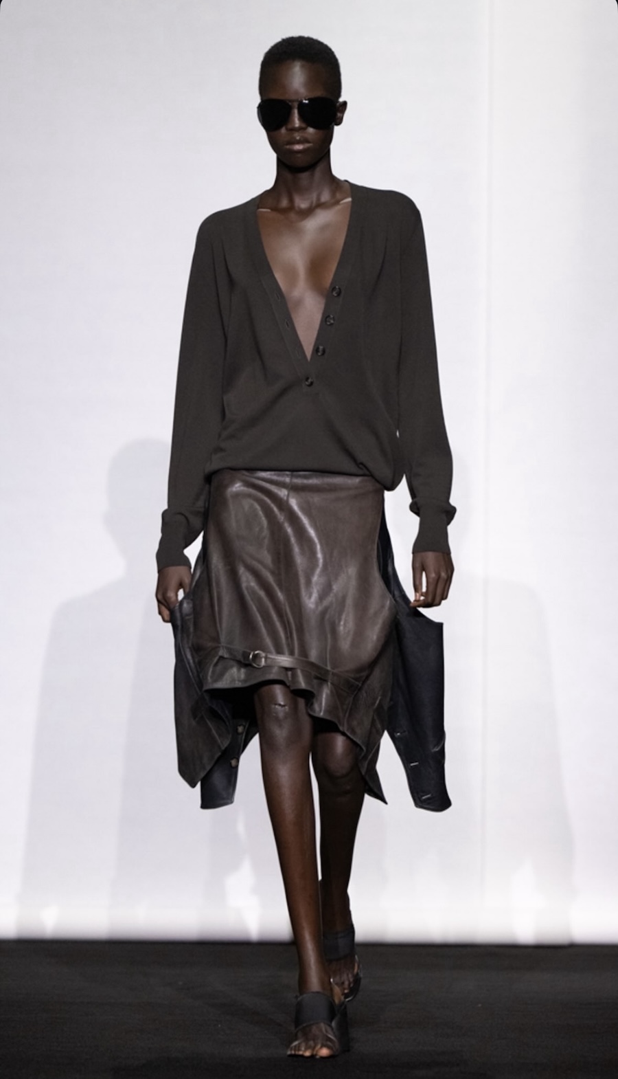 MM6 Maison Margiela zeigt, wie man vertraute Kleidung neu trägt