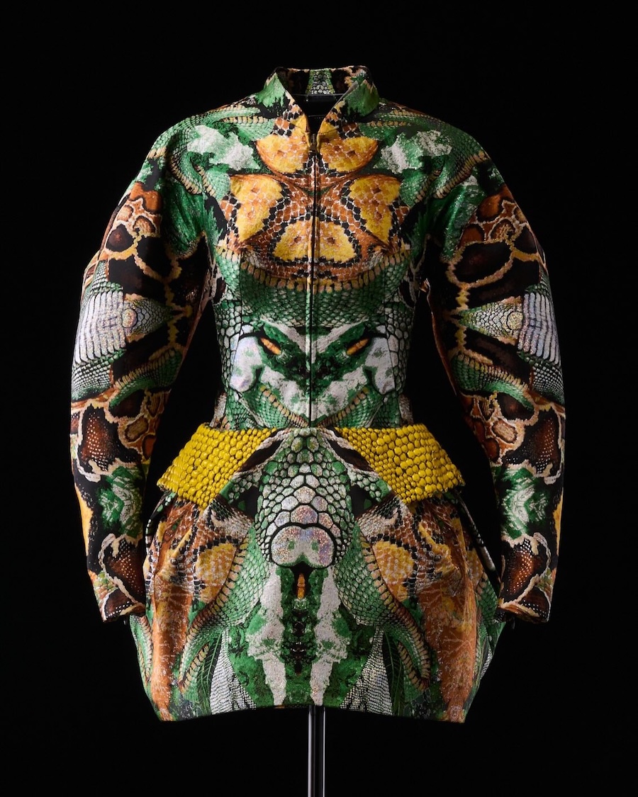 Zahl des Tages: Naomi Campbells Alexander-McQueen-Look für 1,3 Millionen Dollar versteigert