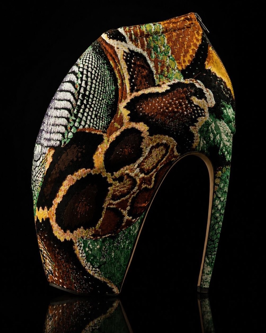 Zahl des Tages: Naomi Campbells Alexander-McQueen-Look für 1,3 Millionen Dollar versteigert