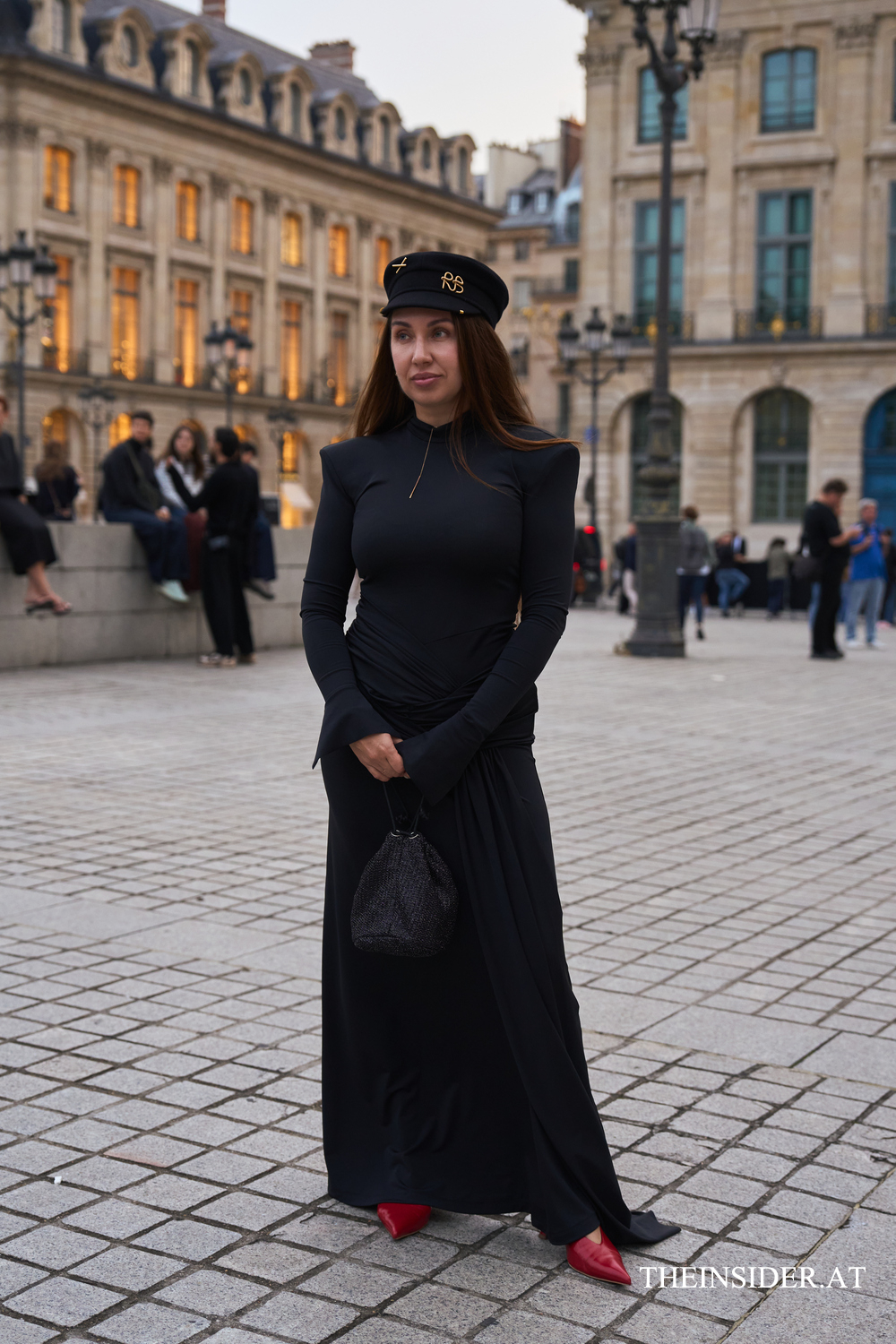 Street Style PFW SS’27: Auffällige Looks der Gäste vor der Tom-Ford-Show