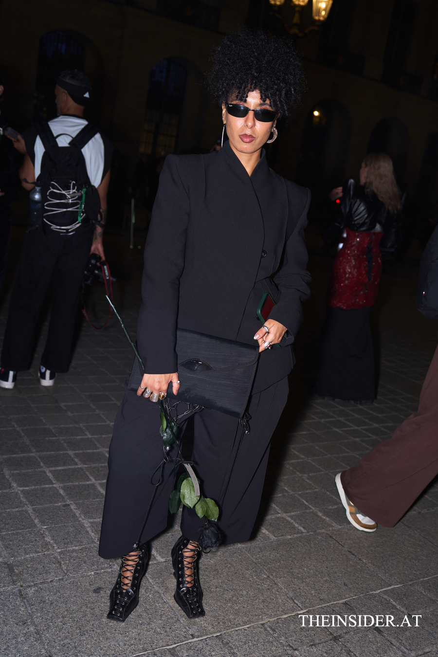 Street Style PFW SS’27: Auffällige Looks der Gäste vor der Tom-Ford-Show