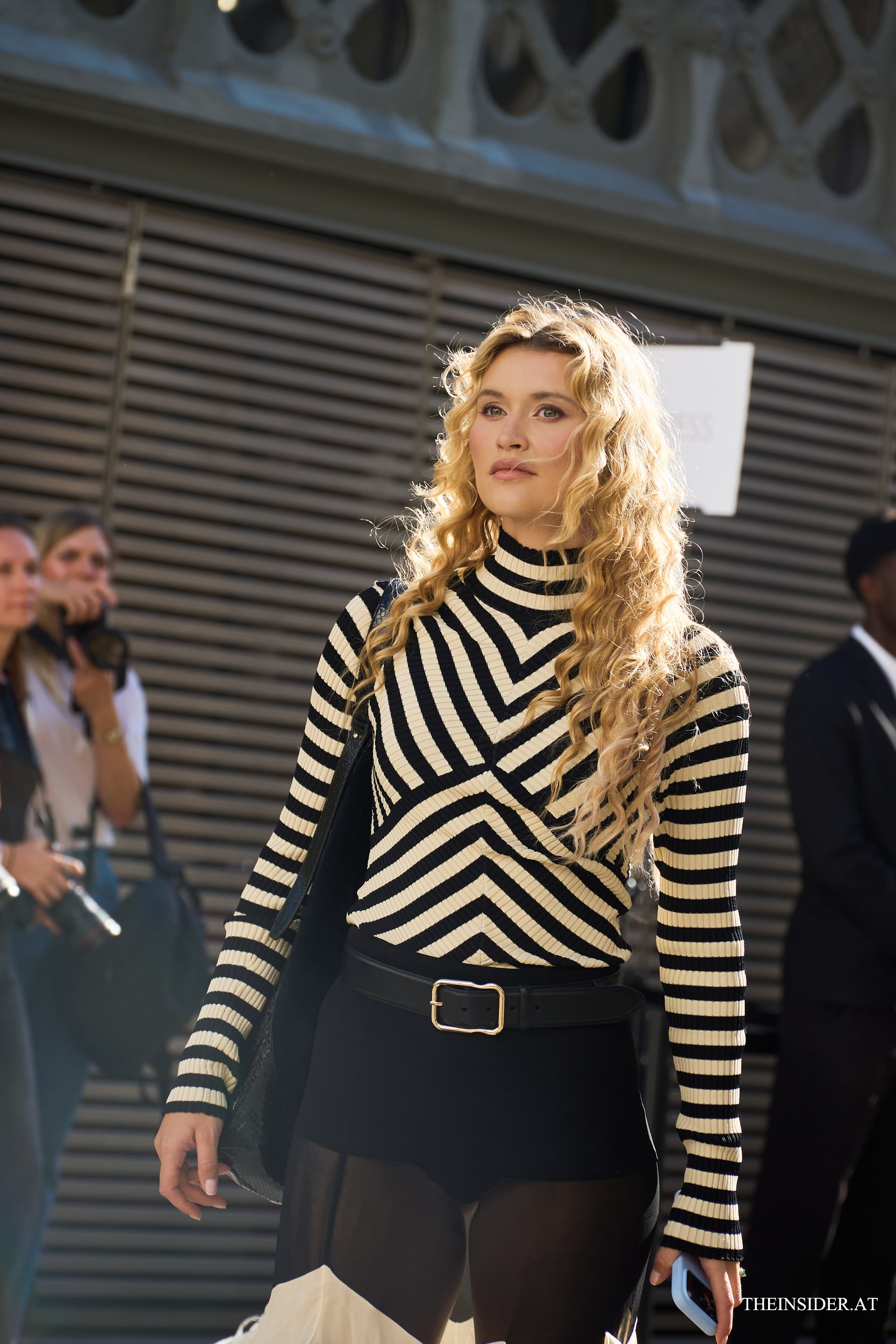 Street Style PFW SS&rsquo;27: Zur&uuml;ckhaltende Eleganz bei den G&auml;sten der Zimmermann Show