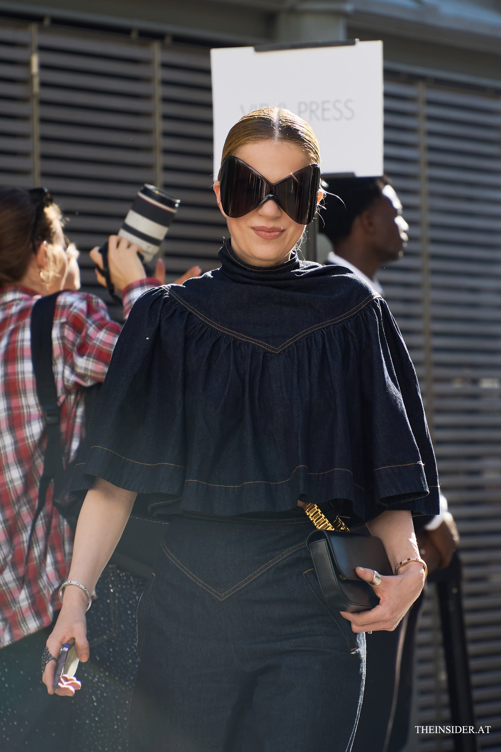 Street Style PFW SS’27: Zurückhaltende Eleganz bei den Gästen der Zimmermann Show