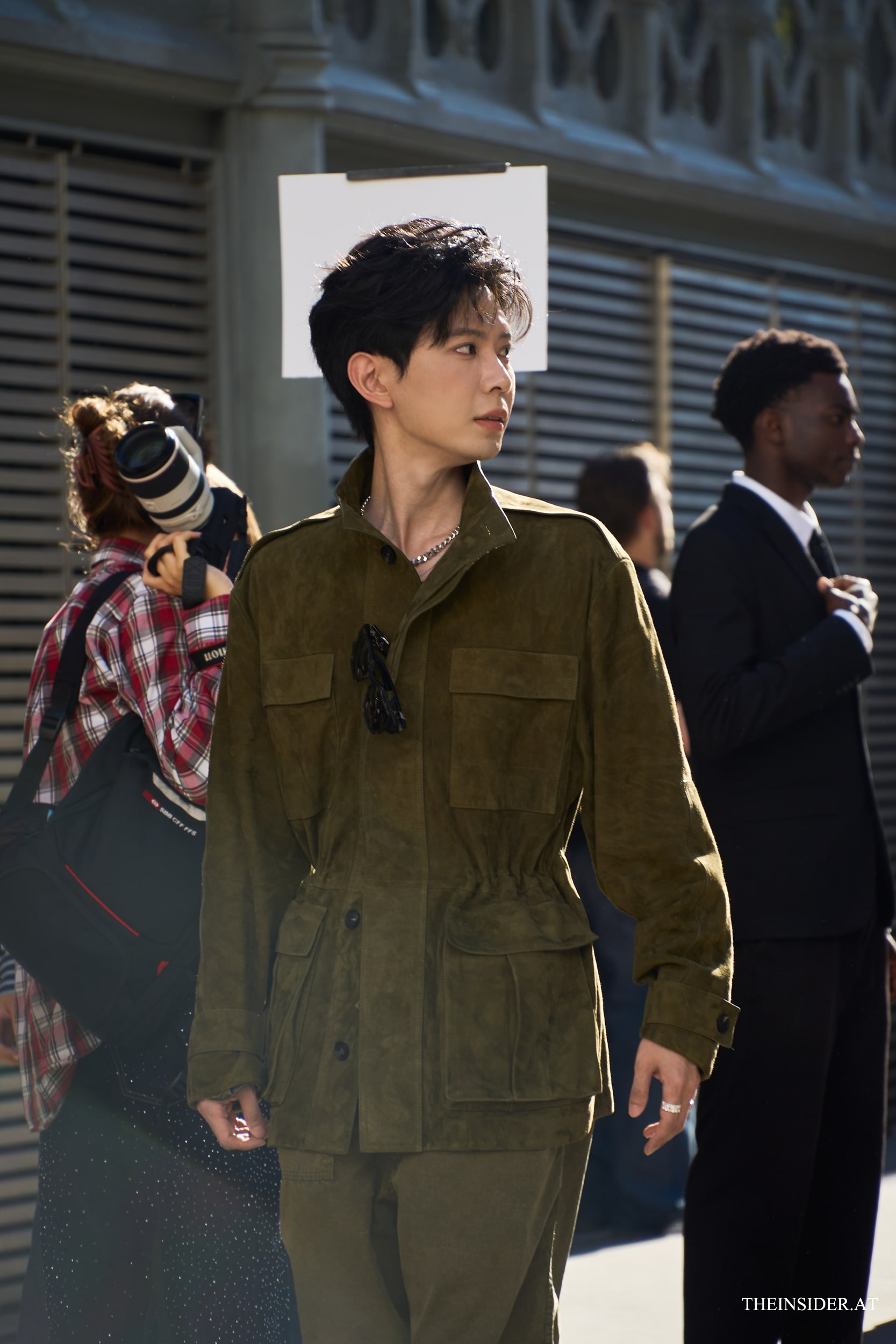 Street Style PFW SS&rsquo;27: Zur&uuml;ckhaltende Eleganz bei den G&auml;sten der Zimmermann Show