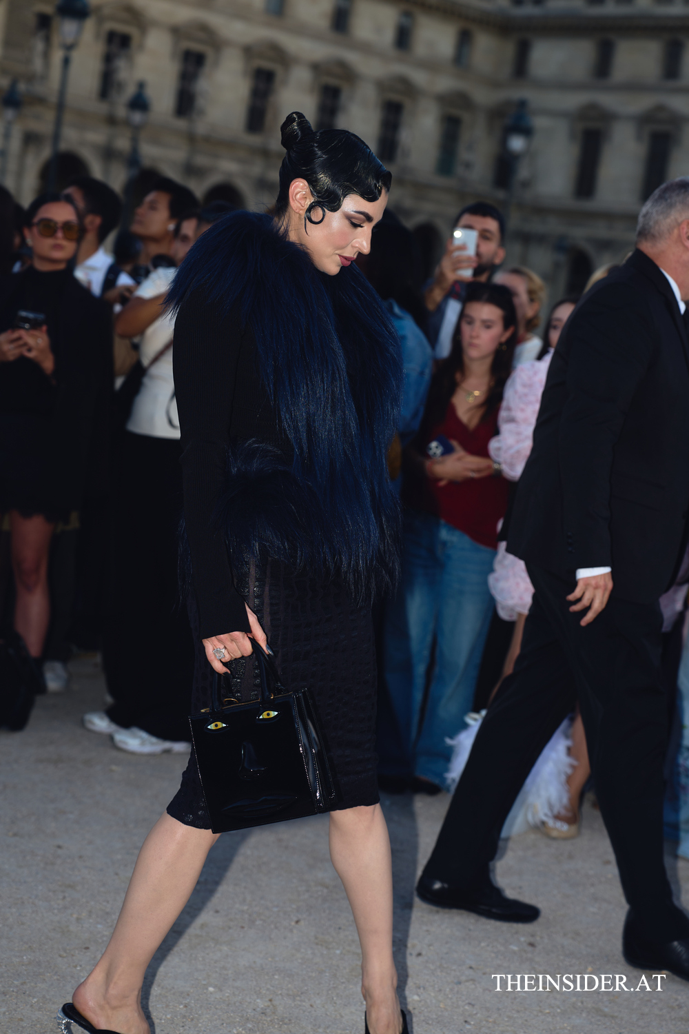 Street Style PFW SS’27: Die auffälligsten Looks der Gäste bei Schiaparelli und Balenciaga