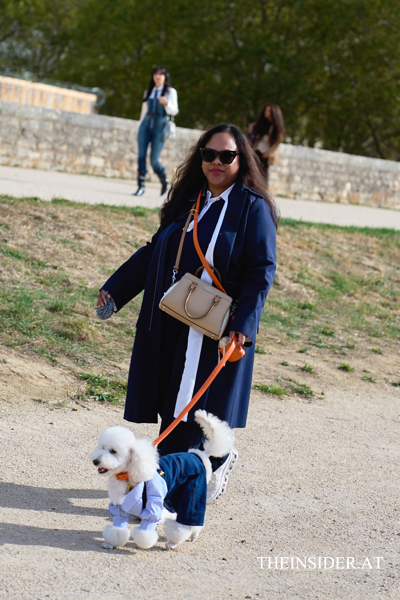 Street Style PFW SS&rsquo;27: Herbstliche Looks der G&auml;ste bei Loewe und Givenchy