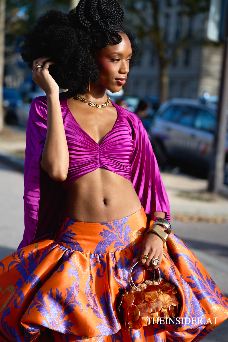 Street Style PFW SS&rsquo;27: Herbstliche Looks der G&auml;ste bei Loewe und Givenchy