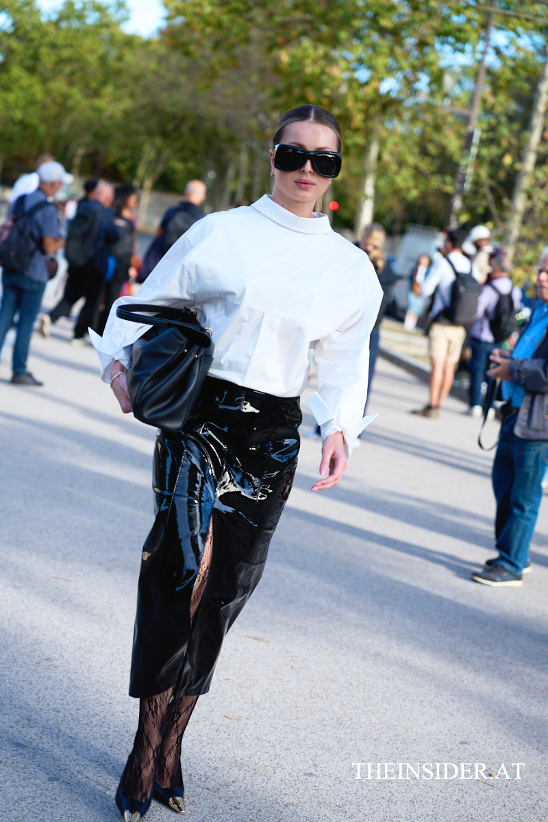 Street Style PFW SS&rsquo;27: Herbstliche Looks der G&auml;ste bei Loewe und Givenchy
