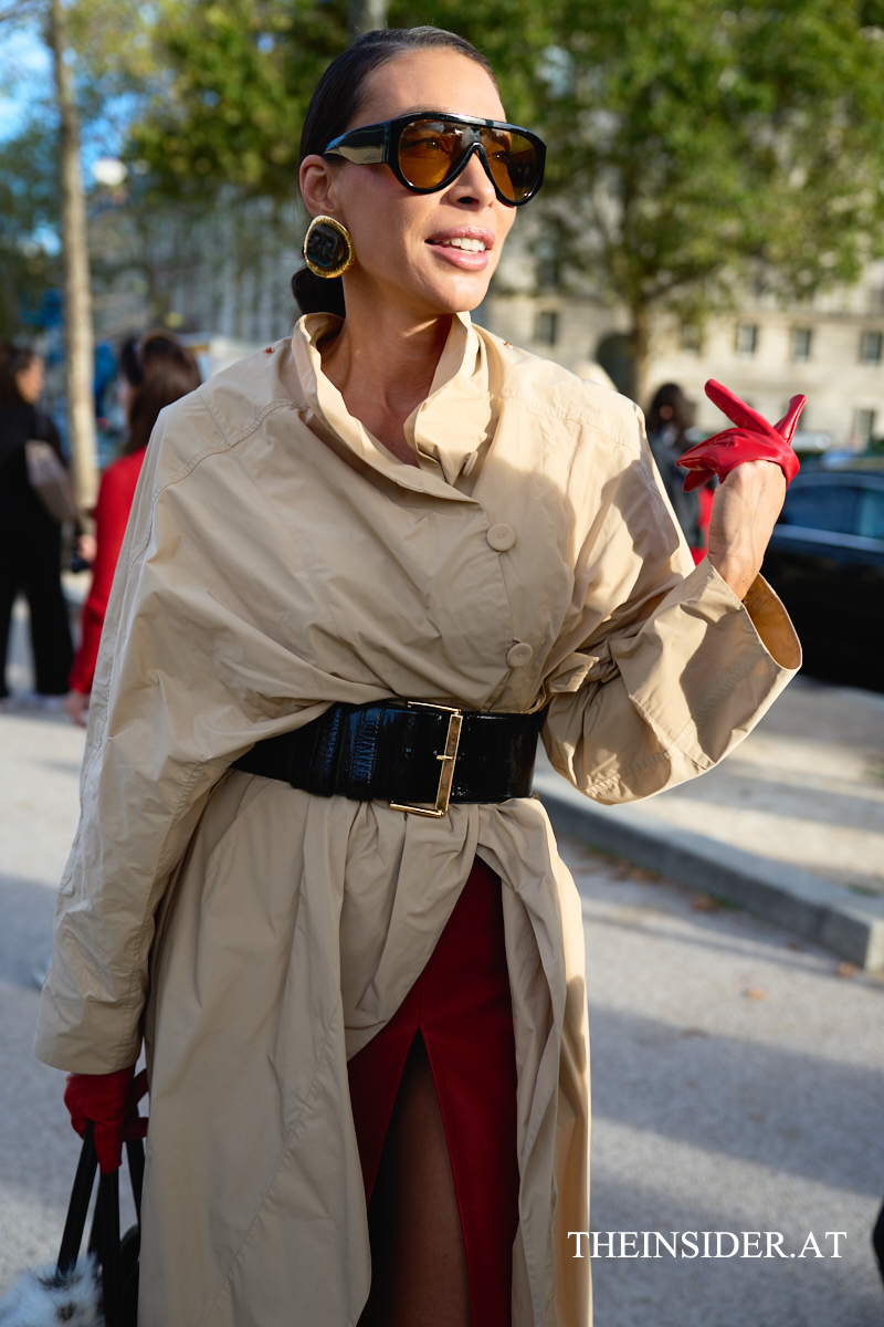 Street Style PFW SS&rsquo;27: Herbstliche Looks der G&auml;ste bei Loewe und Givenchy