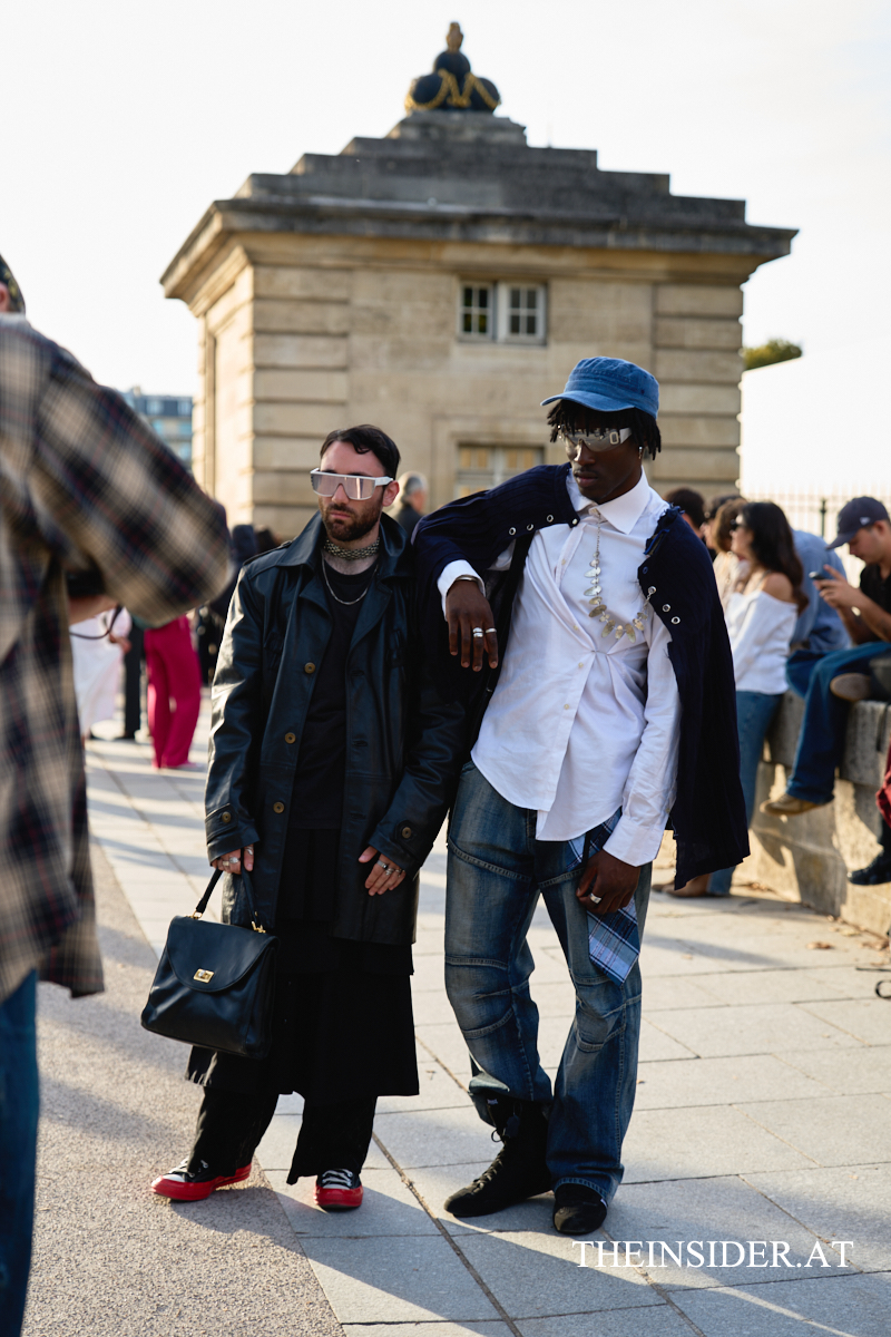 Street Style PFW SS&rsquo;27: Herbstliche Looks der G&auml;ste bei Loewe und Givenchy