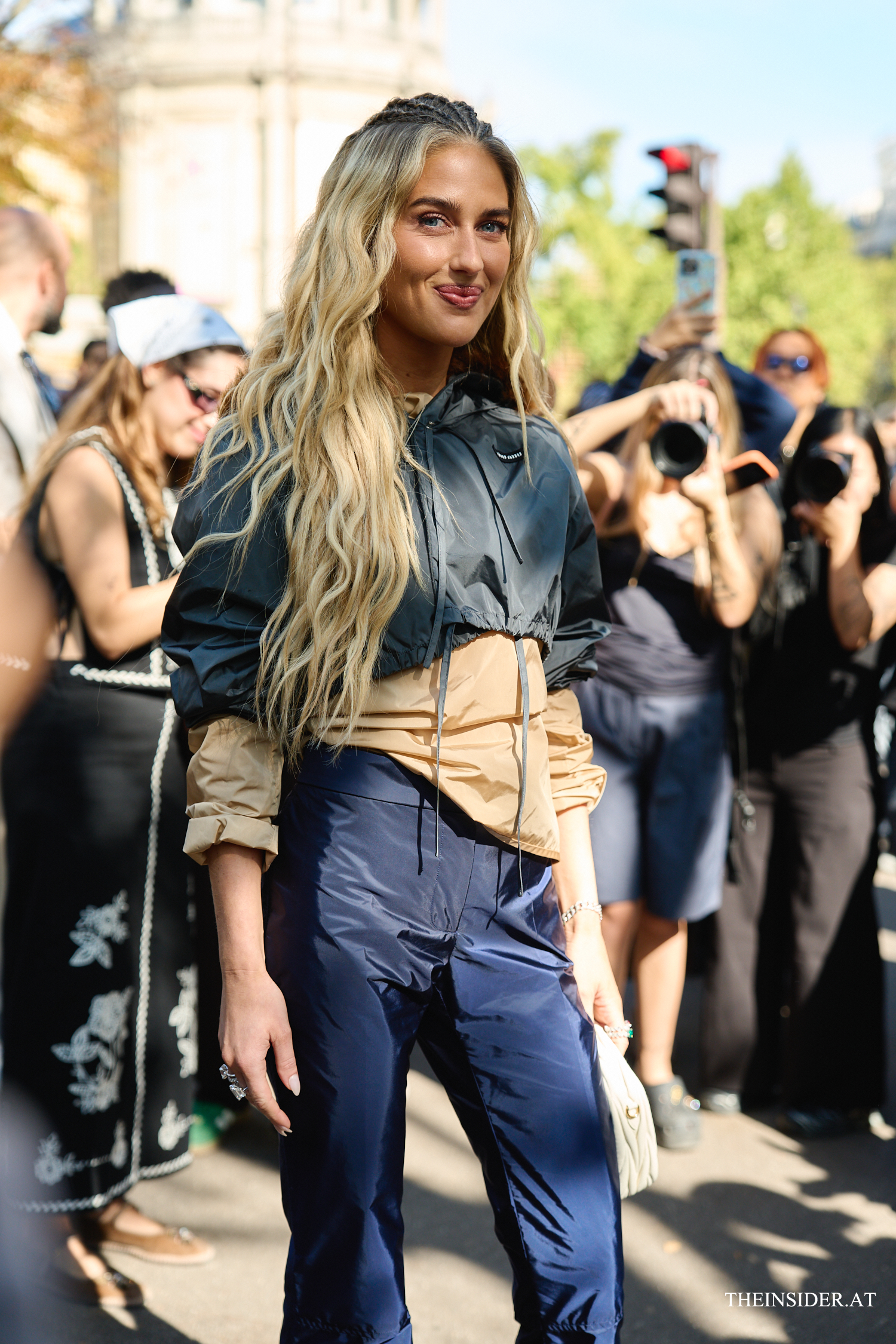 Street Style PFW SS’27: Die auffälligsten Looks der Gäste der Miu Miu Show