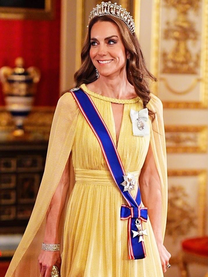 In Elie Saab und mit ihrer ikonischen Tiara: Kate Middleton beim Staatsbankett in Windsor