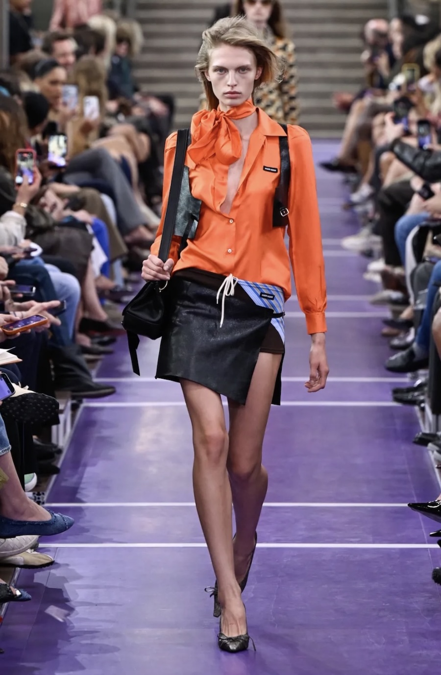 Gigi Hadid im Sport-BH und &laquo;Datscha&raquo;-Trainingsjacken: Miu Miu zeigt die SS&rsquo;27-Kollektion